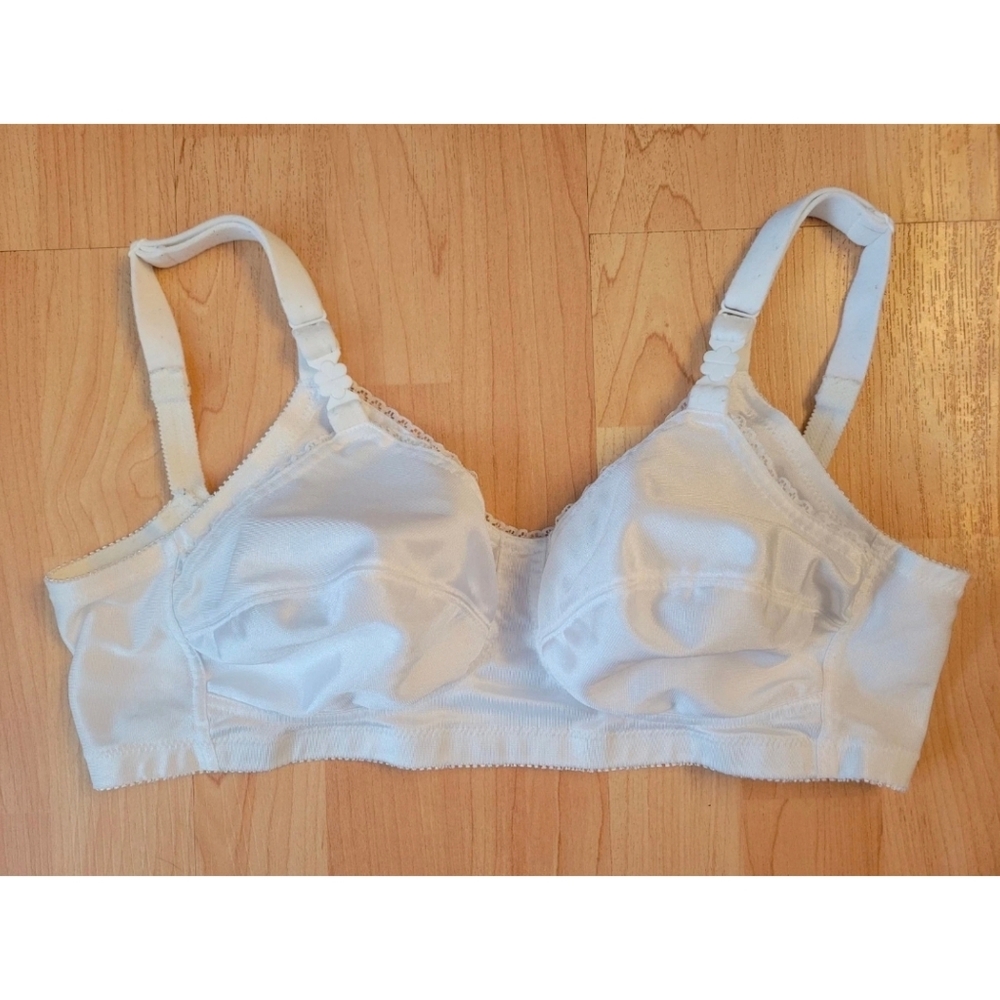 Vogue Bra vintage nursing bra